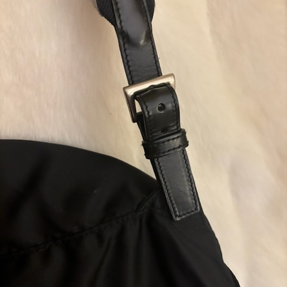 black backpack in very good condition - Picture 4 of 7